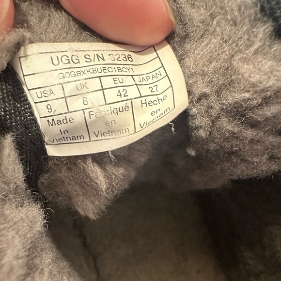 UGG Neumel Black Ankle Chukka Shearling Lined Boots Size 9 - Picture 5 of 7